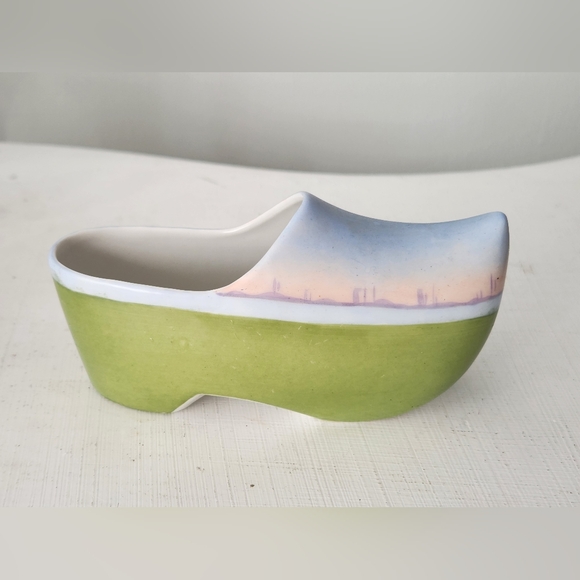 Vintage Porcelain Dutch Clog Shoe Planter Hand Painted Netherlands - Picture 3 of 5